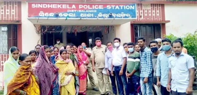 ମଦ ବିକ୍ରି ବନ୍ଦ କରିବାକୁ ଦାବିପତ୍ର ପ୍ରଦାନ