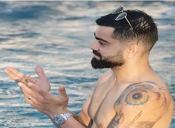 ଭାଇରାଲ ହେଲା କୋହଲିଙ୍କ ସାର୍ଟ ଖୋଲା ଫଟୋ