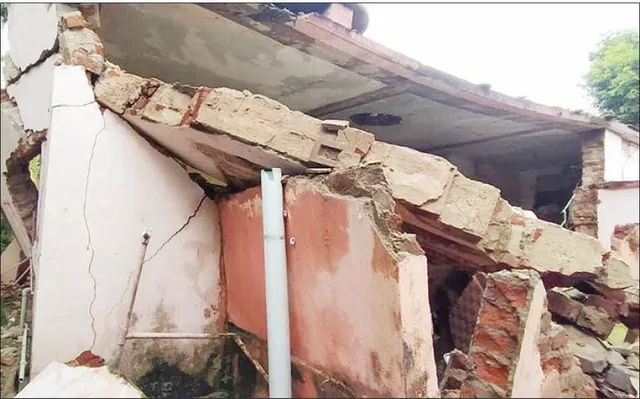 ବଳଙ୍ଗା ଥାନାରେ ବିସ୍ଫୋରଣ: ଉଡ଼ିଗଲା ଥାନା କୋଠା, ପ୍ରଚଣ୍ଡ ଶବ୍ଦରେ ଥରିଲା ଆଖପାଖ