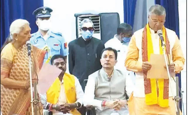 ଯୋଗୀ ମନ୍ତ୍ରିମଣ୍ଡଳର ସଂପ୍ରସାରଣ: ଜିତିନ୍‌ ପ୍ରସାଦଙ୍କ ସମେତ  ୭ ନୂଆ ମନ୍ତ୍ରୀ ସାମିଲ