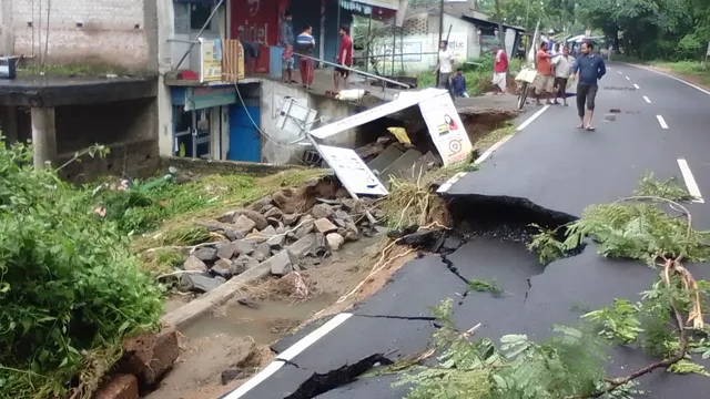 ଦବିଲା ଅନୁଗୁଳ ବନ୍ତଳା ରାସ୍ତା, ଟିକରପଡାକୁ ଯାତାୟତ ଠପ