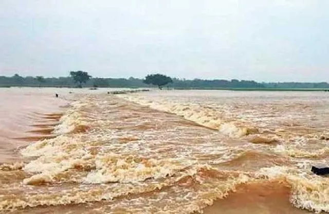 ବୈତରଣୀ ବନ୍ୟା ପଛରେ ଜଳ ପରିଚାଳନା ଅବ୍ୟବସ୍ଥା: ଦିନ ୧୨ଟାରେ ବାଲି, ରାତି ୮ଟାରେ ବିପଦ ସଂକେତ ପାର୍‌