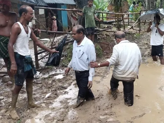 ଜଳସେଚନ ବିଭାଗ ଏସଡିପିଓ ଓ ସହକାରୀ ଯନ୍ତ୍ରୀଙ୍କୁ ପାଦରେ ଚଲାଇବା ଘଟଣା : ଥାନାରେ ଏତଲା ଦେଲେ ଉଭୟ ଅଧିକାରୀ