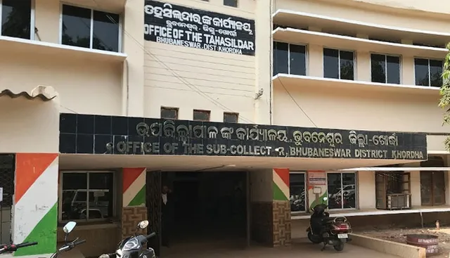 ଉପଜିଲ୍ଲାପାଳ ଓ ତହସିଲ କାର୍ଯ୍ୟାଳୟରେ କରୋନା, ସୋମବାର ଖୋଲିବ ଦୁଇ କାର୍ଯ୍ୟାଳୟ