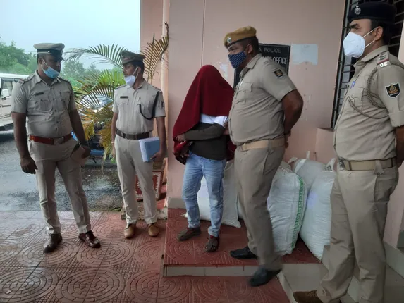 ୧୦୦ କିଲୋ ଗଞ୍ଜେଇ ଜବତ, ଜଣେ ଗିରଫ 