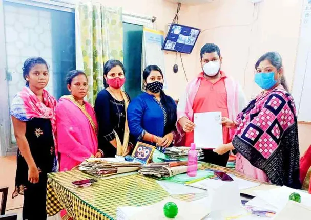 ବିଭିନ୍ନ ସମସ୍ୟାକୁ  ନେଇ ଜିଲ୍ଲା ଶ୍ରମ ଅଧିକାରୀଙ୍କ ସହିତ 'ଜାଗ ମୟୂରଭଞ୍ଜ ଜାଗ'ର ଆଲୋଚନା