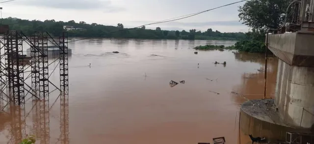 ଗୋଟିଏ ବର୍ଷା ଗଲା, ସମ୍ଭାବ୍ୟ ବଡ଼ ବର୍ଷାକୁ ନେଇ ଆଶଙ୍କା, ସୁବର୍ଣ୍ଣରେଖା ସତର୍କ ସୂଚନା ଉପରେ ପ୍ରବାହିତ 