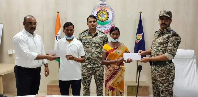 ଦୁର୍ଦାନ୍ତ ନକ୍ସଲ ଦମ୍ପତିଙ୍କ ଆତ୍ମସମର୍ପଣ