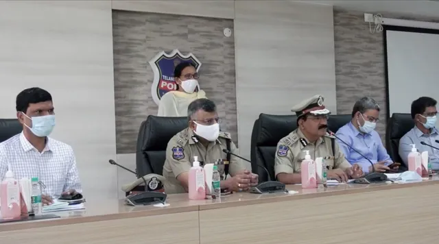 ମାଓନେତା ହରିଭୂଷଣର ପତ୍ନୀ ଦୁର୍ଦ୍ଦାନ୍ତ ମାଓ ନେତ୍ରୀ ସାରଦାର ଆତ୍ମସମର୍ପଣ