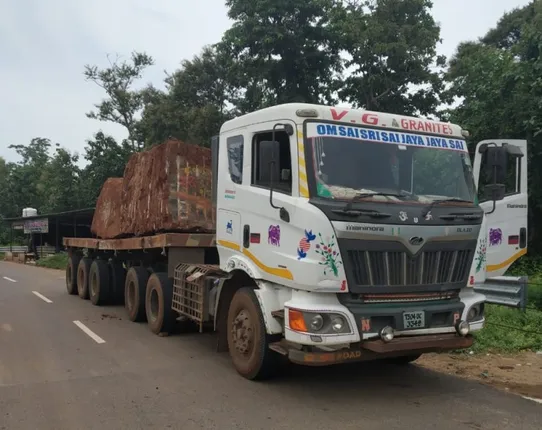 ଗ୍ରାନାଇଟ୍ ବୋଝେଇ ଗାଡିକୁ ଅଟାଇଲା ପୁଲିସ, କମ୍ ପଥର କହି ଅଧିକା ଚାଲାଣ କରୁଛି କମ୍ପାନି: ପ୍ରଦୀପ ମାଝୀ