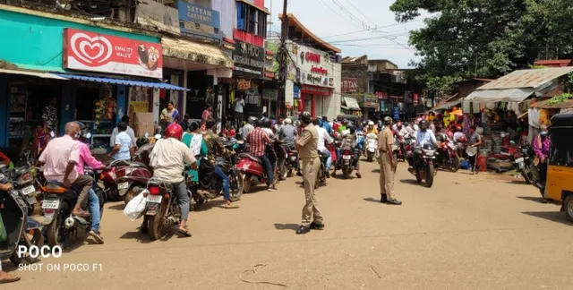 ଖୋର୍ଦ୍ଧା ସହରରେ ପୂଜା ଗହଳି, ଟ୍ରାଫିକ ନିୟନ୍ତ୍ରଣ ପାଇଁ ବୁଦ୍ଧିଜୀବୀ ମହଲରୁ ଦାବି 