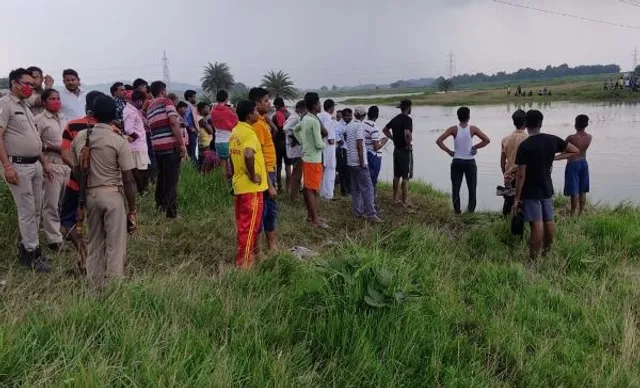 ନଦୀଜଳରେ ଭାସିଗଲେ ୪ ସ୍କୁଲ୍‌ ଛାତ୍ର ; ଜଣେ ମୃତ, ଜଣେ ନିଖୋଜ; ୨ ଉଦ୍ଧାର