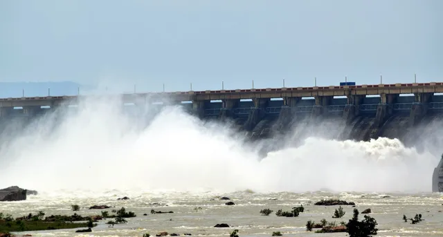 ଅବପାତ ପ୍ରଭାବରେ ମଧ୍ୟପ୍ରଦେଶ, ଛତିଶଗଡ଼ରେ ପ୍ରବଳ ବର୍ଷା ଜାରି ; ଦ୍ରୁତ ଗତିରେ ବୃଦ୍ଧି ପାଉଛି ମହାନଦୀର ଜଳସ୍ତର