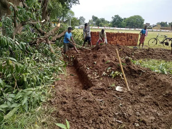 ମୁଖ୍ୟମନ୍ତ୍ରୀ ଆସିବେ ବୋଲି ଖୋଳିଥିବା ଗାତ ଅଭିଯୋଗ ପରେ ପୋତିଲେ