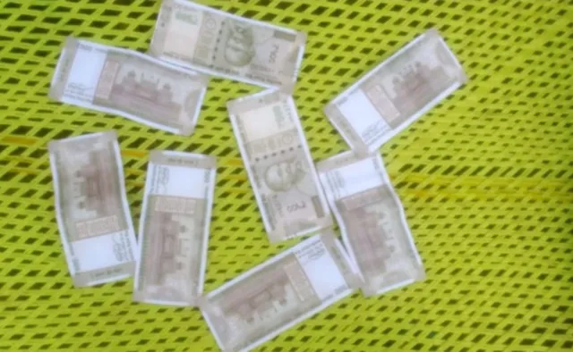 ନକଲି ନୋଟ୍‌ରେ ମେଣ୍ଢା କିଣିନେଲେ