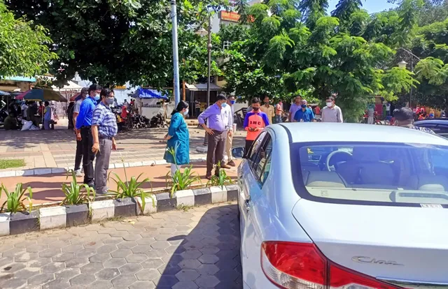 ସ୍ମାର୍ଟ ପାର୍କିଂ ବ୍ୟବସ୍ଥା ସ୍ଥିତି ପରଖିଲେ ବିଏମ୍‌ସି କମିସନର, ଜାଣିଶୁଣି ଗାଡ଼ି ପାର୍କ କଲେ, କଟିଲା ଚାଲାଣ