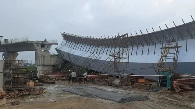 ମୁମ୍ବାଇରେ ନିର୍ମାଣାଧୀନ ଫ୍ଲାଏଓଭର ଭୁଶୁଡ଼ିଲା, ୧୪ ଆହତ