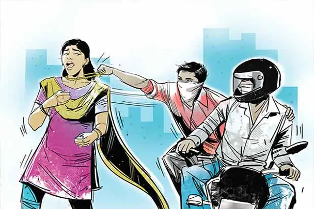 ମହିଳାଙ୍କ ବେକରୁ ସୁନାହାର ଲୁଟ୍‌ ଉଦ୍ୟମ, ୨ ଯୁବକଙ୍କୁ କାବୁକରି ପୁଲିସ ଜିମା ଦେଲେ ଗ୍ରାମବାସୀ