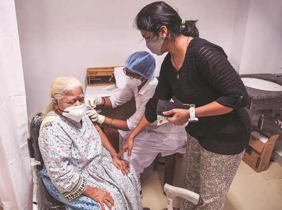 ୨୪ ଘଣ୍ଟା ମଧ୍ୟରେ ଦେଶରେ ୨୬,୯୬୪ ନୂଆ କୋଭିଡ୍‌-୧୯ ସଂକ୍ରମିତ ଚିହ୍ନଟ; ମୃତ୍ୟୁସଂଖ୍ୟା ୩୮୩