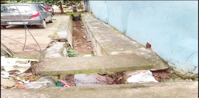 ମୁକୁଳା ପଡ଼ିଛି ଇମ୍ଫା ପାର୍କ ଅଞ୍ଚଳ ଡ୍ରେନ୍