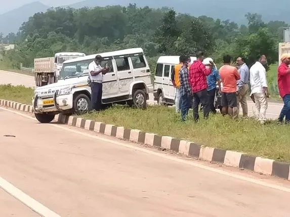 ବାରକୋଟ ତହସିଲଦାରଙ୍କ ବଲେରୋ ଧକ୍କାରେ ୨ ଗୁରୁତର