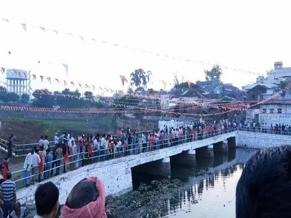 ମଧ୍ୟପ୍ରଦେଶର ‘ଗୋଟ୍‌ମାର୍‌’ ମେଳାରେ ବାର୍ଷିକ ଟେକାପଥର ଫିଙ୍ଗା ଉତ୍ସବରେ ୪୦୦ରୁ ଊର୍ଦ୍ଧ୍ବ ଆହତ