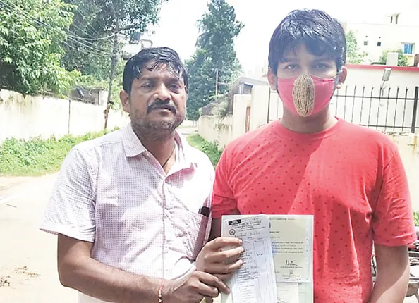 ବକେୟା ସ୍କୁଲ ଫି’ ପାଇଁ ପୈତୃକ ସଂପତ୍ତି ବନ୍ଧା ପକାଇଲେ ମେଧାବୀ