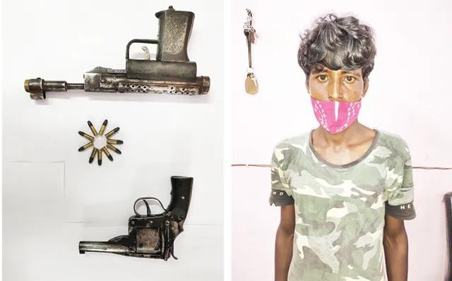 ୨ବନ୍ଧୁକ ଓ ୧୦ଗୁଳି ସହ ବଙ୍ଗୀୟ ଅପରାଧୀ ଗିରଫ