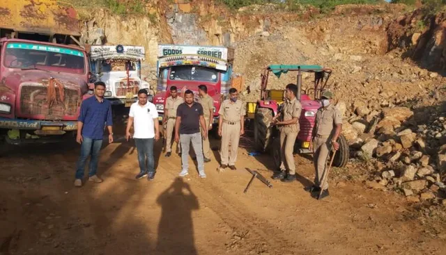 କଳାପଥର କେ‌ଳେଙ୍କାରୀ: ଜବତ ଗାଡ଼ିର ମାଲିକଙ୍କୁ ବନ୍ଧାଯାଇନି କାହିଁକି?