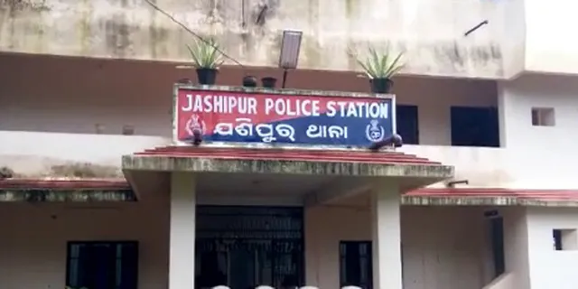 କଙ୍ଗାରୁ କୋର୍ଟରେ ବୃଦ୍ଧ ବାପାକୁ ହଲାପଟା, ଝିଅ ଦ୍ବିତୀୟ ବିବାହ କଲା ବୋଲି ଲକ୍ଷେ ଟଙ୍କା ଜରିମାନା