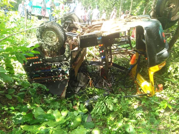 ଅଟୋ ଓଲଟି ୬ ଆହତ