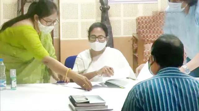 ପଶ୍ଚିମବଙ୍ଗ ଉପନିର୍ବାଚନ: ପ୍ରାର୍ଥିପତ୍ର ଦାଖଲ କଲେ ମମତା