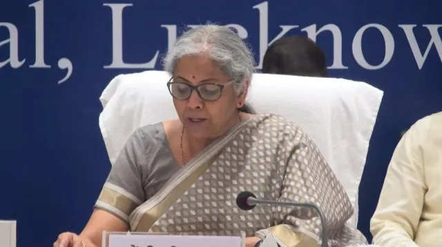 ବ୍ୟାଙ୍କ ସଂକଟ ନେଇ ସତର୍କ ହେଲେ ଭାରତ ସରକାର, ଜରୁରୀ ବୈଠକ ଡକାଇଲେ ଅର୍ଥମନ୍ତ୍ରୀ