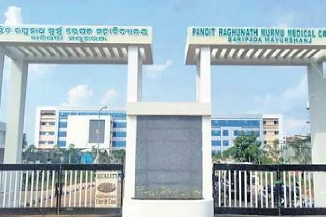 ସ୍ବାସ୍ଥ୍ୟ ପରୀକ୍ଷା ପାଇଁ ଡାକ୍ତରଖାନାକୁ ନେଇଥିଲା ବନ ବିଭାଗ, ସୁଯୋଗ ଦେଖି ଖସିଗଲା ଅଭିଯୁକ୍ତ ଶିକାରୀ