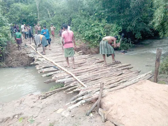 ଲଗାଣ ବର୍ଷା ଧୋଇନେଲା ମାଟିବନ୍ଧ, ୩ ଗାଁ ବିଚ୍ଛିନ୍ନ!