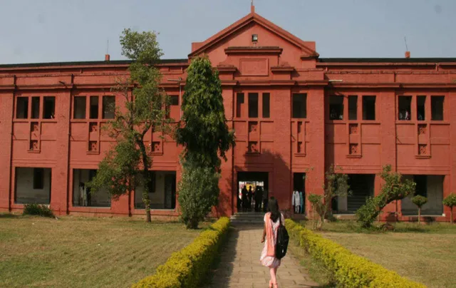 ସାମ୍‌ସର ତ୍ରୁଟିପୂର୍ଣ୍ଣ ପ୍ରକ୍ରିୟା: ରେଭେନ୍ସା‌ ୟୁଜି, ପିଜିରେ ୩୬୦ ସିଟ୍‌ ଖାଲି