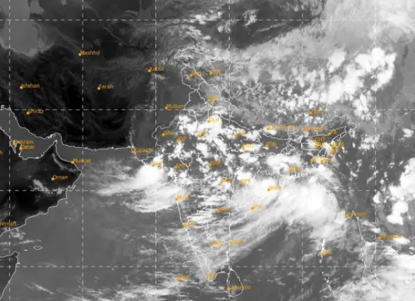 ଆଭ୍ୟନ୍ତରୀଣ ଓଡ଼ିଶା ଆଡ଼କୁ ଗତି କରୁଛି ଡିପ୍ ଡିପ୍ରେସନ, ସାରା ରାଜ୍ୟରେ ପ୍ରବଳ ବର୍ଷା ଜାରି