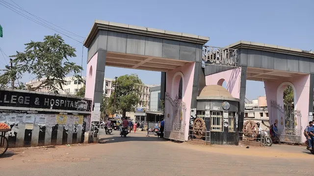 ଏସ୍‌ସିବିରେ କାଡାଭରିକ୍‌ ପ୍ରତିରୋପଣ