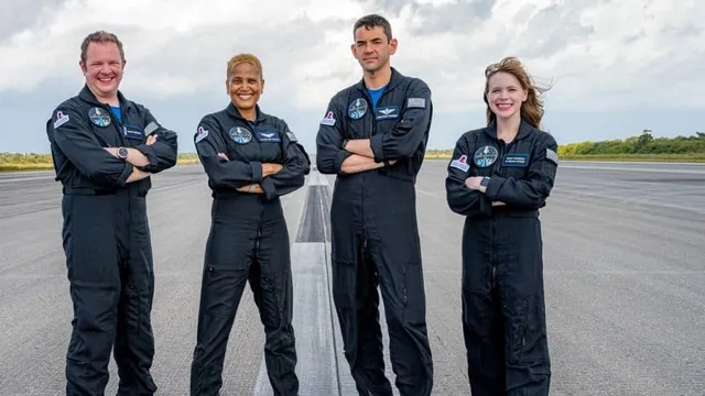 ପ୍ରଥମ ଥର ପାଇଁ ୪ଜଣ ସାଧାରଣ ବ୍ୟକ୍ତିଙ୍କୁ ନେଇ ମହାକାଶ ପର୍ଯ୍ୟଟନରେ ଗଲା ଏଲନ୍‌ ମସ୍କ୍‌ଙ୍କ ‘ସ୍ପେସ୍‌ଏକ୍ସ୍‌’