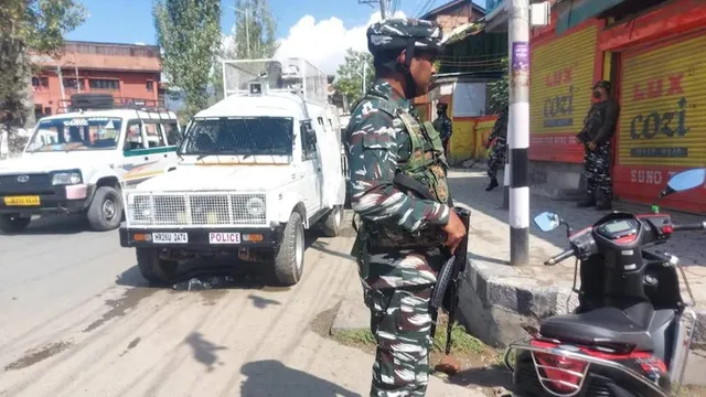 ଜମ୍ମୁ-କଶ୍ମୀରର ଶ୍ରୀନଗରଠାରେ ପୁଲିସ ପାର୍ଟି ଉପରକୁ ଆତଙ୍କବାଦୀଙ୍କ ଆକ୍ରମଣ, ଜଣେ ପୁଲିସ ଇନ୍ସପେକ୍ଟର ସହିଦ