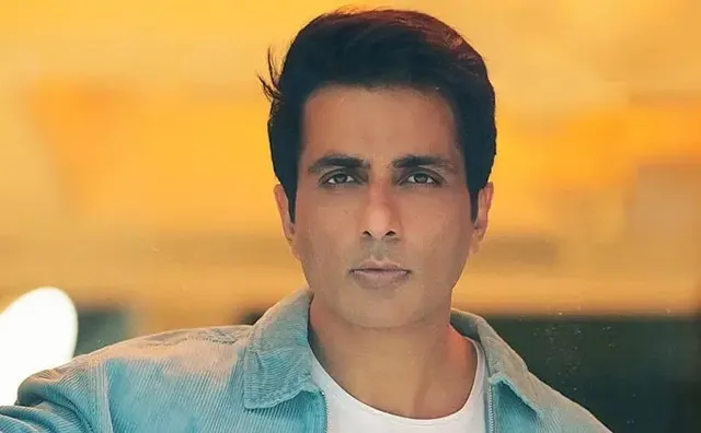 ବଲିଉଡ୍ ଅଭିନେତା ସୋନୁ ସୁଦଙ୍କ ଘରେ ଆୟକର ବିଭାଗର ଚଢ଼ାଉ