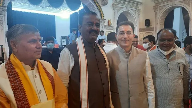 ୟୁପି ମନ୍ତ୍ରିମଣ୍ଡଳ ସମ୍ପ୍ରସାରିତ: ଜିତିନ ପ୍ରସାଦ କ୍ୟାବିନେଟ ଓ ଅନ୍ୟ ୬ ରାଷ୍ଟ୍ରମନ୍ତ୍ରୀ ଭାବେ ନେଲେ ଶପଥ