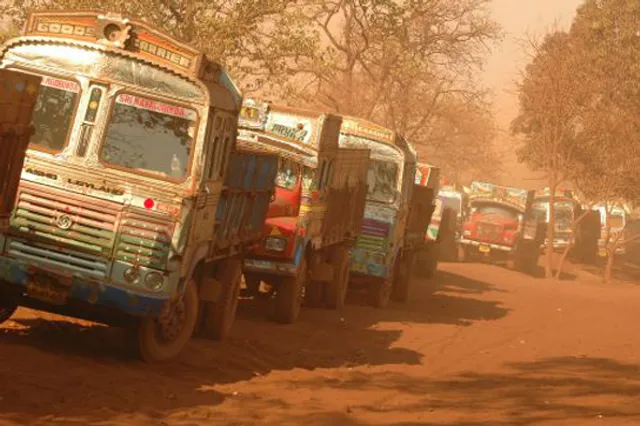 ଜୀବିକାକୁ ପାହାର: କେନ୍ଦୁଝର ଜିଲ୍ଲାରେ ଲୋକଙ୍କ ଜୀବିକା ଏବେ ସଂକଟରେ