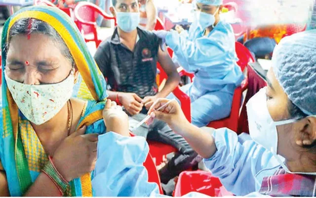 ୨୦% ବୟସ୍କ ଲୋକ ସମ୍ପୂର୍ଣ୍ଣ ଟିକା ନେଇ ସାରିଛନ୍ତି: ୬୨% ଗୋଟିଏ ଡୋଜ୍‌ ନେଇଛନ୍ତି