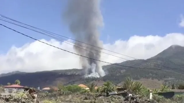 ଆଟଲାଣ୍ଟିକ୍‌ ମହାସାଗର ମଧ୍ୟସ୍ଥ ସ୍ପେନୀୟ ଦ୍ବୀପରେ ଆଗ୍ନେୟଗିରି ଉଦ୍‌ଗୀରଣ