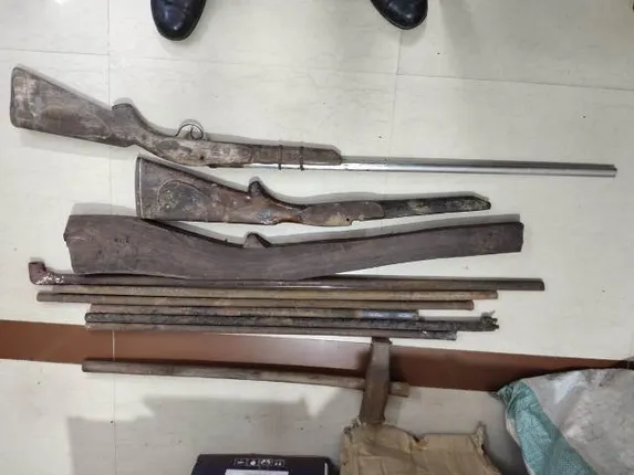 ଦେଶୀ ବନ୍ଧୁକ ତିଆରି କାରଖାନା ଠାବ: ଅଭିଯୁକ୍ତ ଗିରଫ