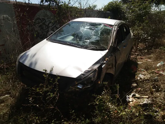 ଭାରସାମ୍ୟ ହରାଇ କାର୍‌ ଦୁର୍ଘଟଣା, ଜଣେ ଗୁରୁତର 