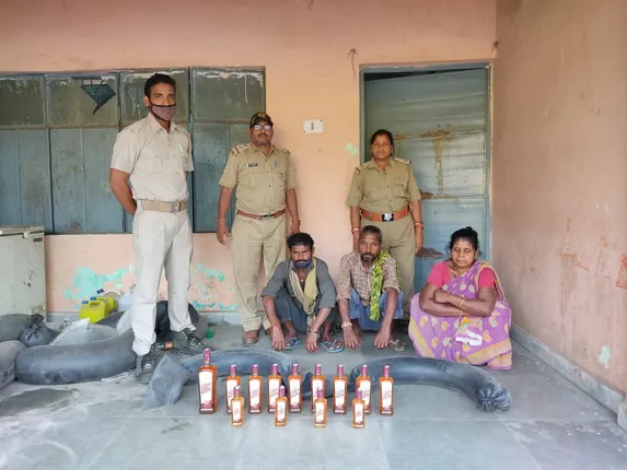 ୧୩ ବୋତଲ ବିଦେଶୀ ମଦ, ୬୬ ଲିଟର ଦେଶୀ ମଦ ଜବତ, ୪ ଗିରଫ