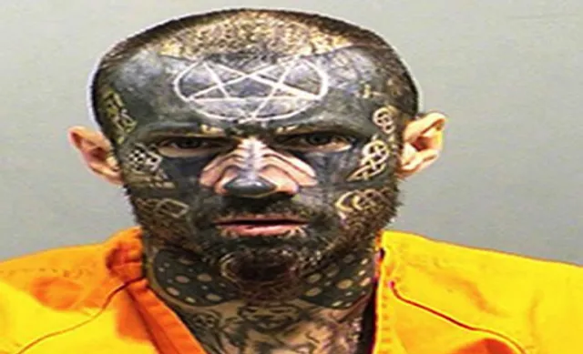 ସମ୍ପୂର୍ଣ୍ଣ ମୁହଁରେ ଚିତା କୁଟାଇଥିବା ବିଶ୍ବର ଭୟାନକ ଅପରାଧୀ ଗିରଫ