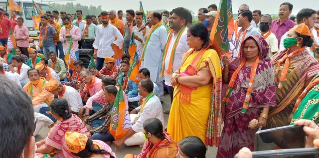 ମମିତା ହତ୍ୟାକାଣ୍ଡ: ଏସ୍‌ପି ଅଫିସ ସମ୍ମୁଖରେ ବିଜେପିର ବିକ୍ଷୋଭ, ପୁଲିସ ସହ ଧସ୍ତାଧସ୍ତି